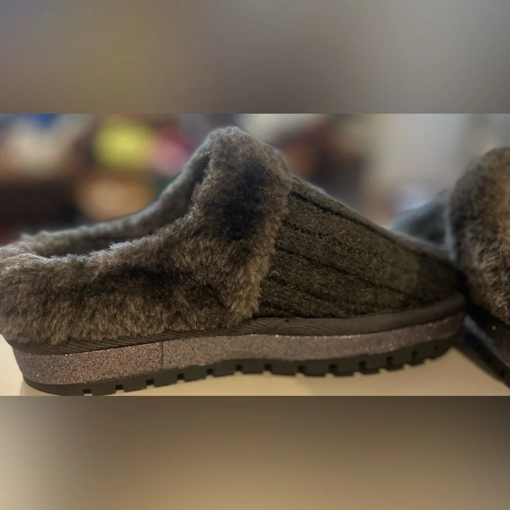 Bobs by Skechers girls 13 grey cable sweater knit slip on memory foam